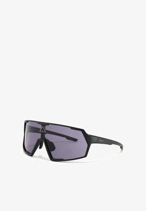 Occhiali da sole avvolgenti neri con montatura geometrica e lenti viola scuro mostrati su sfondo bianco.