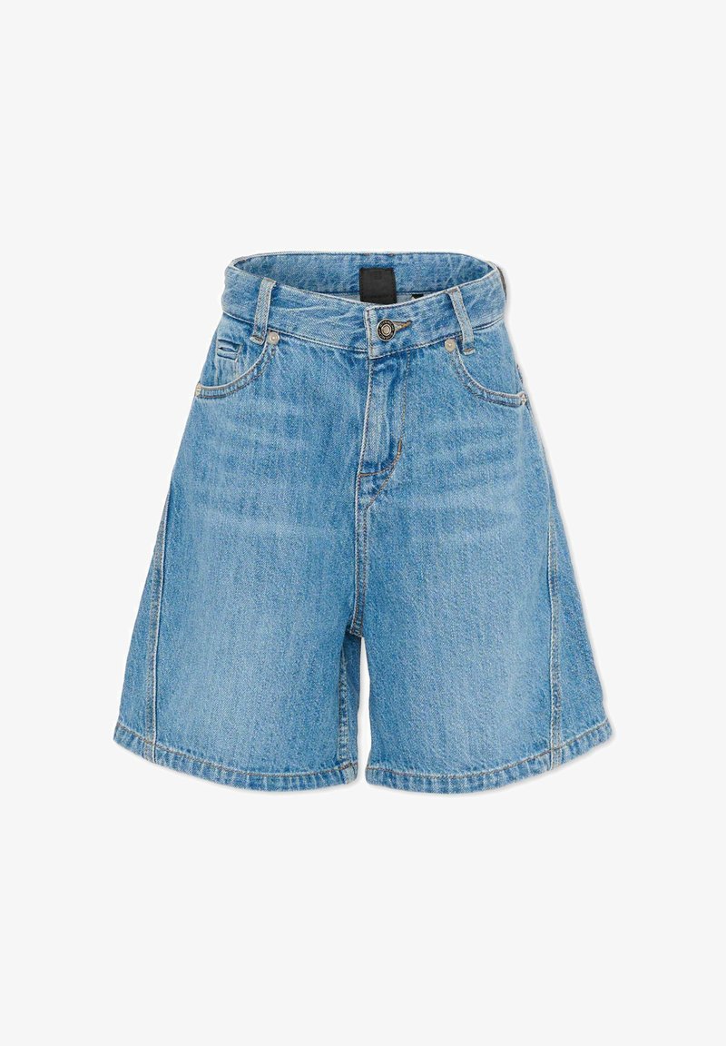 Short en denim bleu clair taille haute avec bouton sur le devant, passants de ceinture, poches latérales et larges ouvertures aux jambes.