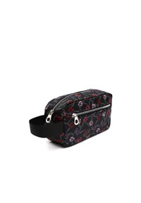 Borsa cosmetica rettangolare in tessuto nero, con un motivo floreale di rose rosse e viola, dotata di chiusura con zip e manico laterale.