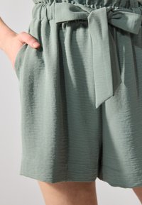 Thumbnail Image 5
