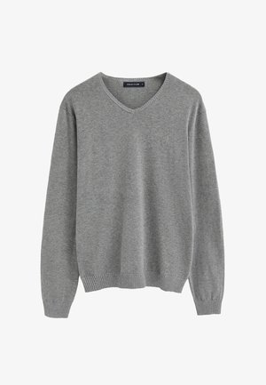 Maglione grigio a collo a V con maniche lunghe, polsini e orlo a coste, con un logo ricamato sottile sul petto a sinistra.