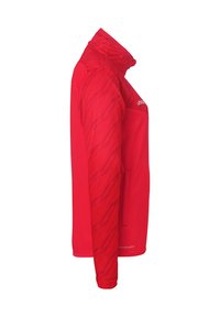 Rød atletisk jakke med et tekstureret mønster på ærmet, høj krave og sidelomme; lavet af let og åndbart stof.