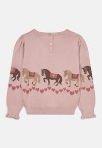 Heller rosa Pullover mit langen Ärmeln, der gestrickte Pferde in Braun und Creme mit rosa Sätteln sowie Herzen entlang des unteren Saums zeigt.