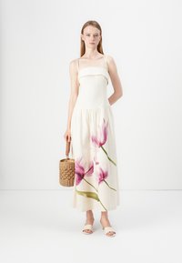Abercrombie & Fitch RUFFLE MAXI DRESS LIABILITY - Vestido largo - beige/light pink