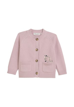 Cardigan en tricot rose clair avec un col rond, quatre boutons en bois, deux poches frontales et une broderie florale sur le côté gauche.