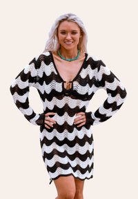 Cupshe STRIPED CROCHET - Pletené šaty - black white stripes
