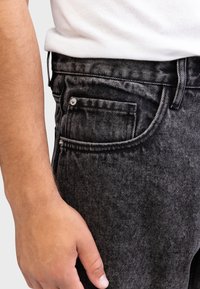 Redefined Rebel KYOTO - Široke kavbojke - acid black