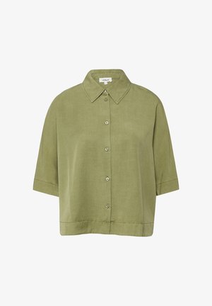 Kurzärmeliges olivgrünes Hemd zum Knöpfen mit spitzem Kragen und kastiger Passform, vor weißem Hintergrund präsentiert.