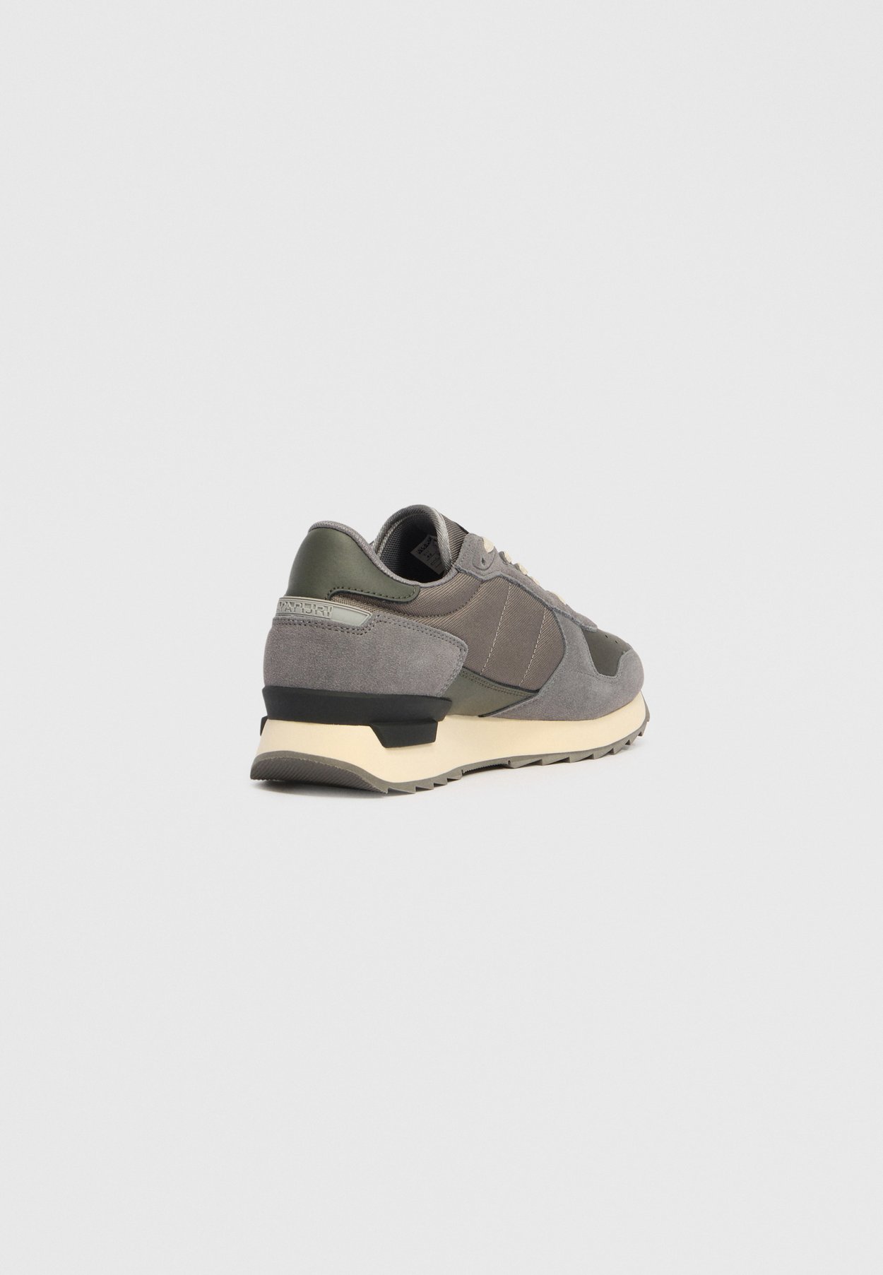 Sneaker low