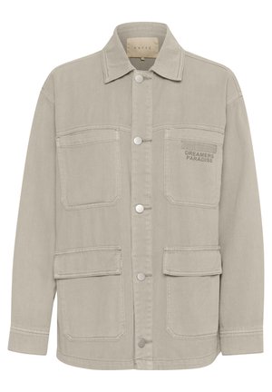 Beżowa kurtka na guziki z czterema przednimi kieszeniami, jedna kieszeń posiada napis "DREAMERS PARADISE", kołnierz rozłożysty i długie rękawy.