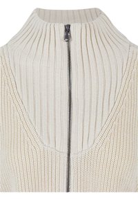 Pletený svetr s vysokým límcem, vybavený předním zipem, v krémové barvě, s žebrovanou strukturou a širokým otevřeným výstřihem.