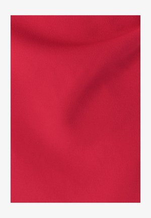 Punane kangas, millel on sile ja pehme tekstuur ning ühtlane mati välimus, ilma nähtavate mustrite või riistvaralisteta detailideta.