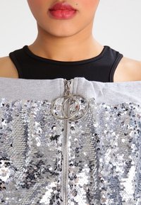 Missguided Bomberjacka - silver-coloured