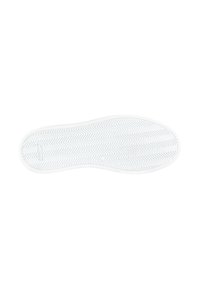 Sole di sneaker bianca con un motivo a spina di pesce, caratterizzata da un materiale in gomma liscio e un design arrotondato. Logo del marchio discreto vicino al tallone.