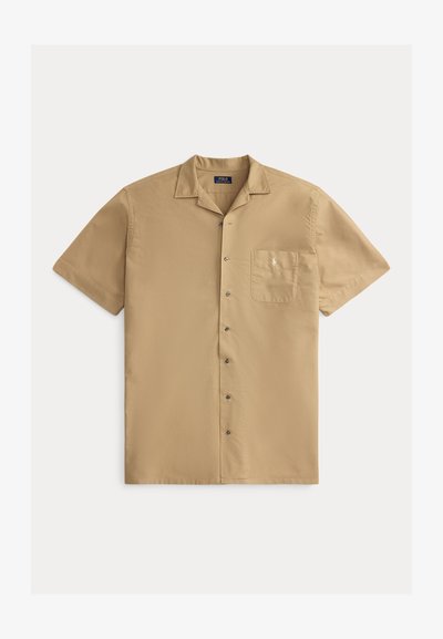 Beige Kurzarmhemd mit Knopfleiste, Brusttasche und Kragen, mit kleinem besticktem Logo auf der Tasche.