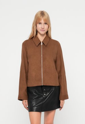 JXRHEA BRUSHED JACKET - Imitatieleren jas - cognac