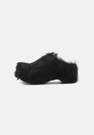 Marni SABOT - Kontsaga tagant lahtised kingad - black