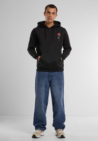 Mister Tee WILD ROSE  - Felpa con cappuccio - black