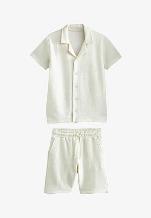 SHORT SLEEVE SET  - REGULAR FIT - Šortky - cream textured waffle