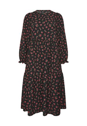 Czarna sukienka w kwiaty z długimi rękawami, okrągłym dekoltem, warstwowym krojem i czerwonymi wzorami kwiatowymi z zielonymi akcentami.