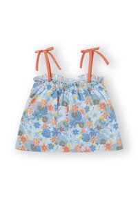 Top de tela azul claro con estampado floral, que presenta tirantes de lazo naranjas y un escote fruncido, con diversas flores en rosa, azul y amarillo.