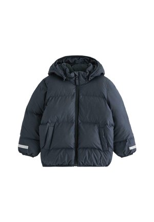 Giacca invernale imbottita nera con cappuccio, chiusura frontale con cerniera, due tasche laterali e strisce riflettenti su ogni polsino.