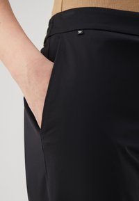BOSS TOBALUKA - Kelnės - black