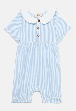 Combinaison bébé à manches courtes rayée verticalement bleu et blanc avec col Peter Pan blanc, trois boutons marron et fermeture pression aux jambes.