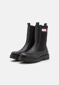 Tommy Jeans LONG CHELSEA BOOT - Botines con plataforma - black