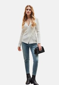 Cupshe Maglione - white