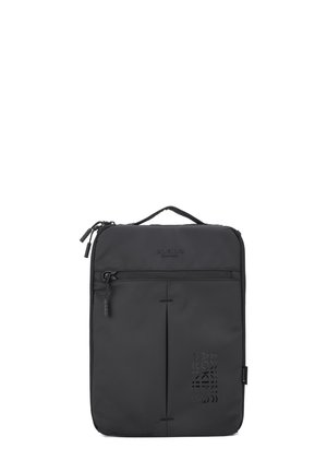 Schwarze rechteckige Organizer-Tasche mit oberem Griff, vorderer Reißverschlusstasche, vertikaler Naht und dezenten Markenlogos auf der Vorderseite.