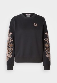 Μαύρο φούτερ με μακριά μανίκια, διακοσμημένο με χρυσή και χάλκινη κεντητή λουλουδένια διακόσμηση στα μανίκια και μικρό λογότυπο πεταλούδας. Μαλακό ύφασμα.