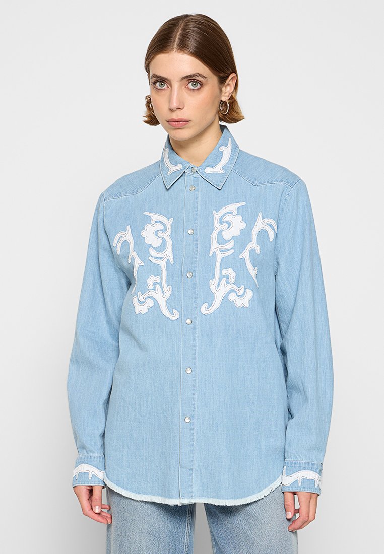 Holzweiler Overhemdblouse lichtblauw Holzweiler Overhemdblouse lichtblauw