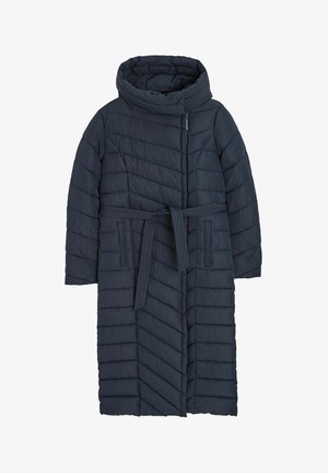 Granatowa kurtka puchowa z wysokim kołnierzem, paskiem w talii i poziomym pikowaniem. Miękki, ocieplony materiał z bocznymi kieszeniami.