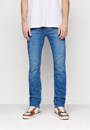 SLIMMY LEFT HAND PITCH - Blugi slim fit - mid blue