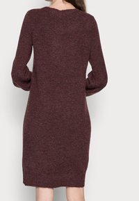 Vero Moda Stickad klänning - mottled bordeaux