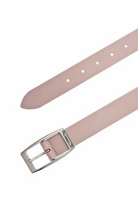 Cinturón de cuero rosa claro con una hebilla rectangular plateada, que presenta una textura suave y agujeros espaciados uniformemente para el ajuste.