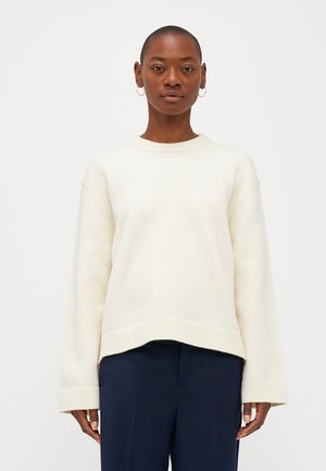 Gina Tricot Petite, SWEATER - Jersey de punto - gardenia