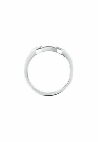 Sølv ring med en glat, poleret overflade og et enkelt bånddesign; har to rektangulære accenter på den øverste kant.