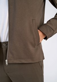 Lindbergh SUPERFLEX  - Bomberjacke - dk army