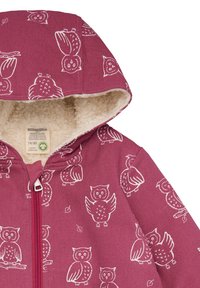 Giacca con cappuccio in bordeaux con motivo a gufo bianco, dotata di un interno morbido foderato in pile e di una chiusura centrale con zip.