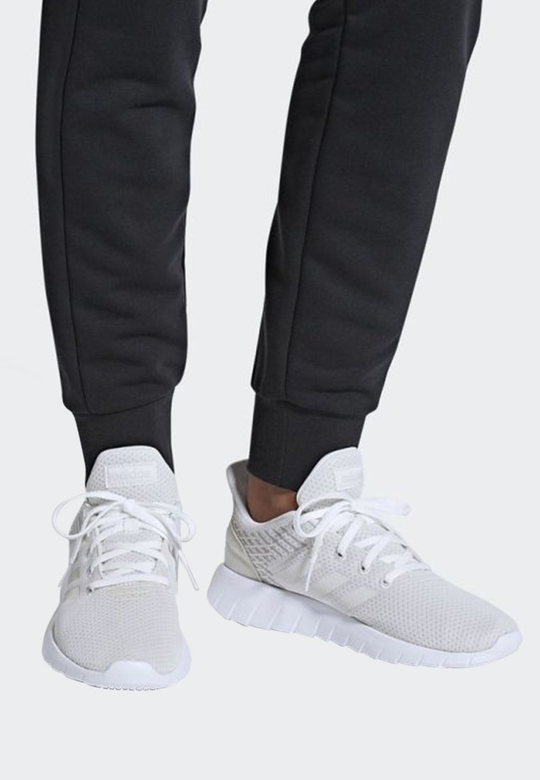 adidas asweerun black and white
