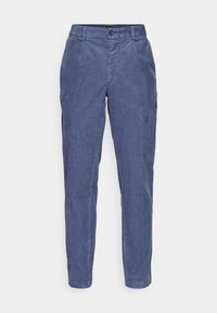Pantalon en velours côtelé bleu avec fermeture par bouton et zip, passants de ceinture et poches latérales inclinées, présenté sur un fond blanc uni.