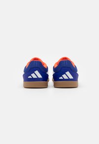 adidas Performance PREDATOR CLUB INDOOR SALA KIDS - Zaalvoetbalschoenen - lucid blue/footwear white/solar red