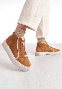 Lloyd Sneakers hoog - braun