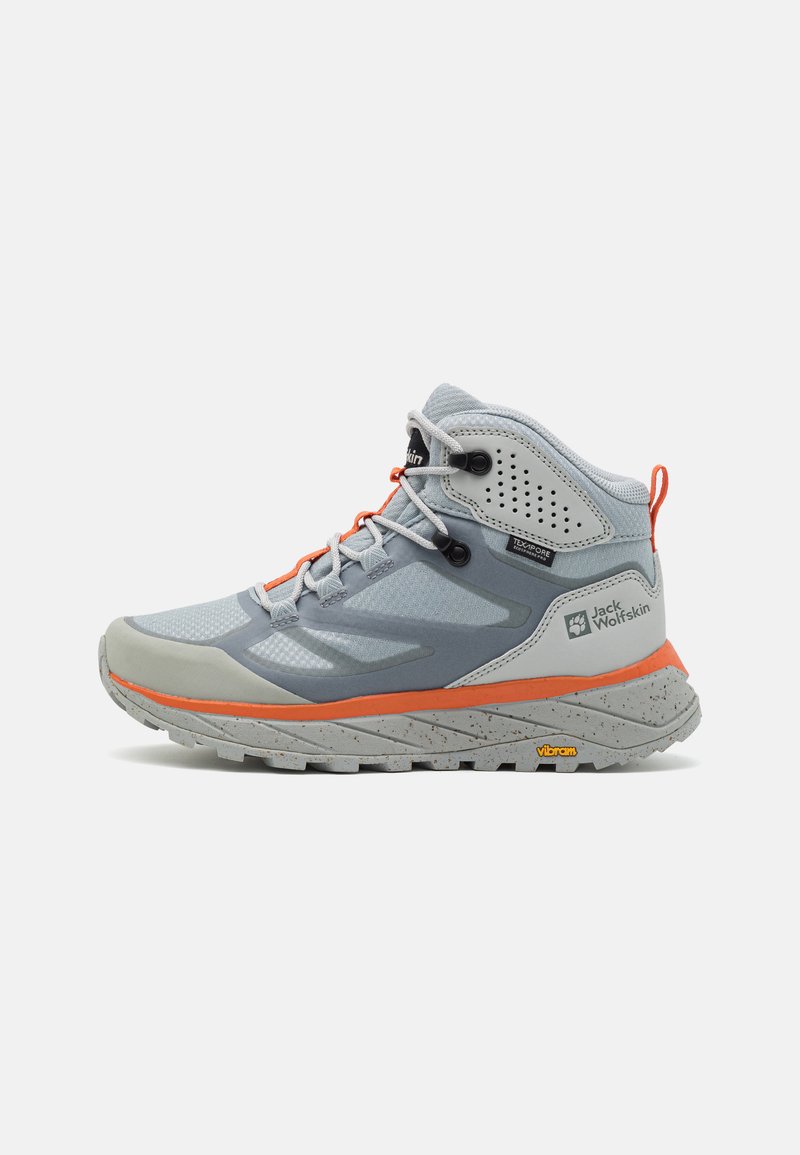 Graue Wanderschuhe mit orangefarbenen Akzenten, Mesh-Obermaterial, gepolstertem Schaftrand und Vibram-Sohle. Verfügt über strukturierte Muster und verstärkte Ösen.