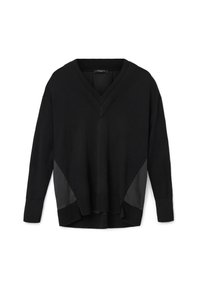 Zwarte V-hals lange mouwen pullover met geribbelde manchetten en zoom, voorzien van satijnachtige zijpanelen en een relaxte, licht verhoogde pasvorm.