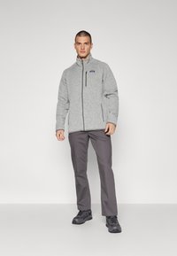 Patagonia TRAVELER CHINO PANTS - Āra bikses - forge grey