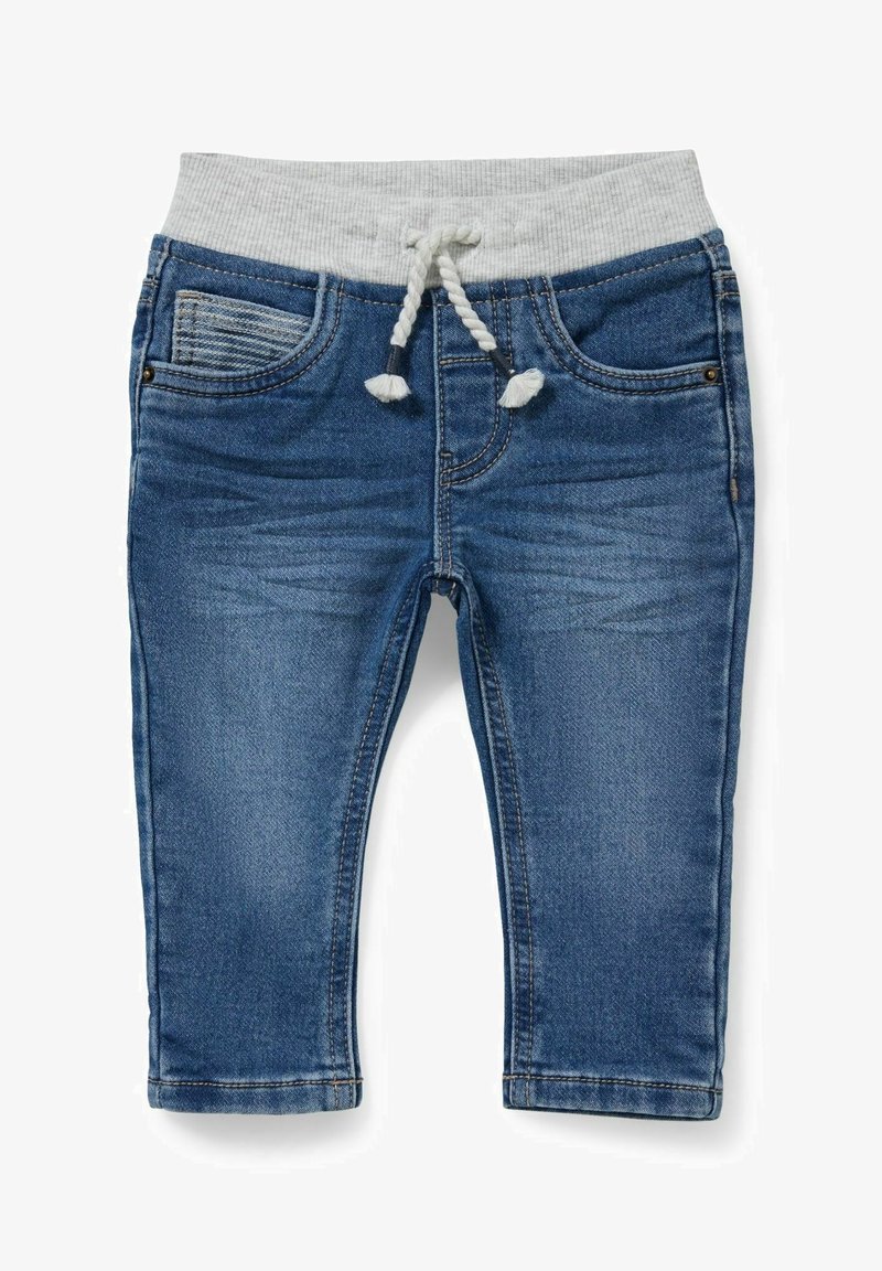 Jean bleu pour tout-petit avec taille élastique grise et cordon blanc, poches avant et texture denim délavée.