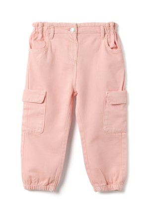 Pantalones cargo rosas con cintura y puños elásticos, con dos bolsillos laterales y tela de algodón resistente. Textura suave, diseño casual.